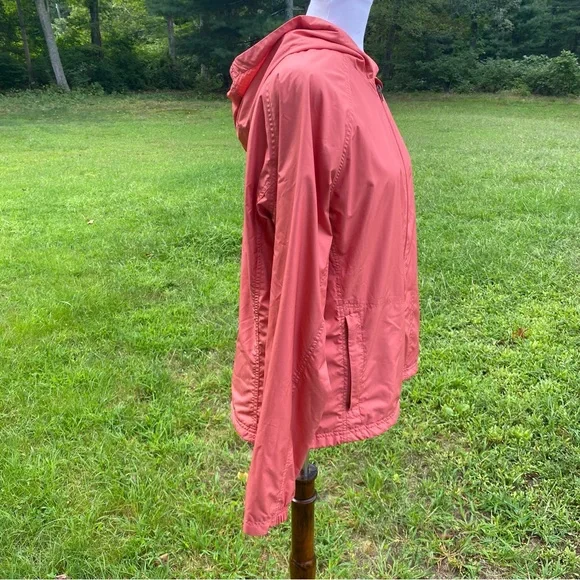 PATAGONIA JACKET COAT HOODIE ZIP FRONT POCKETS WINDBREAKER SALMON PEACH SIZE L - Picture 6 of 13